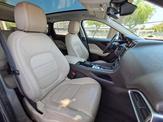JAGUAR F-PACE 2.5T AWD 2.O AUT 2018 MANTENCIONES EN MARCA