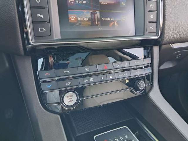 JAGUAR F-PACE 2.5T AWD 2.O AUT 2018 MANTENCIONES EN MARCA