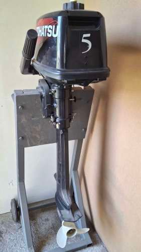 Velero Com-Pac Sunday Cat, 5.28m, año 2008, con carro y motor