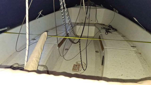 Velero Com-Pac Sunday Cat, 5.28m, año 2008, con carro y motor