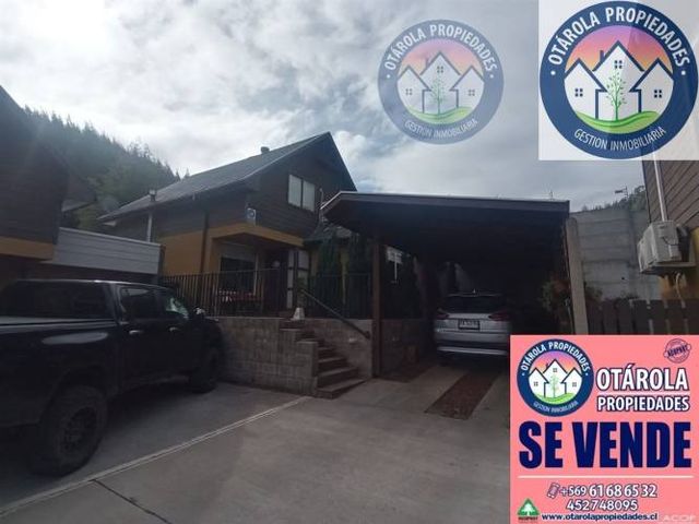 Casa en venta c/ estacionamiento en Pueblo Nuevo