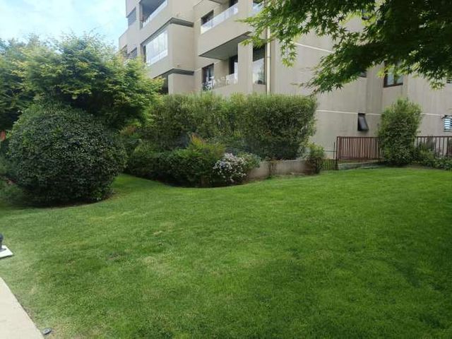 AMPLIO DEPARTAMENTO CON JARDIN PRIVADO