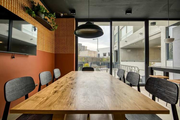 Lia Aguirre [2731-1]