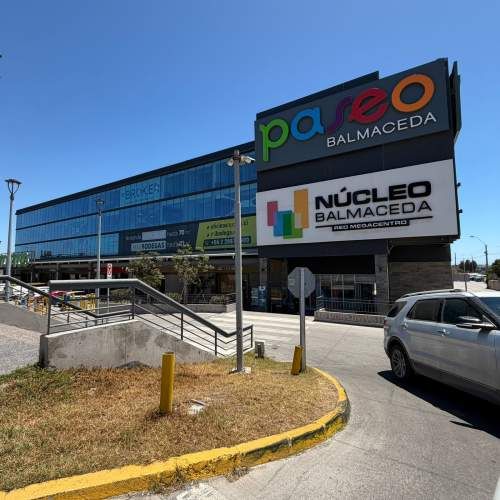 Se arrienda oficina comercial, Paseo Balmaceda.