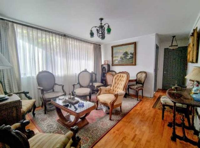 POCURO, DOS ESTACIONAMIENTOS