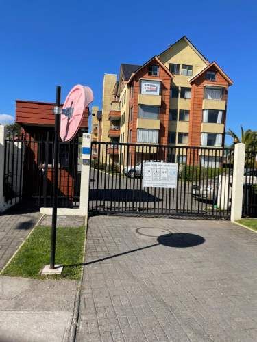 Soleado departamento en condominio Huertos Familiares San Pedro