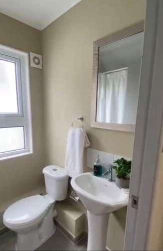 Casa en Arriendo, Nueva y Semi-Amoblada $400.000.