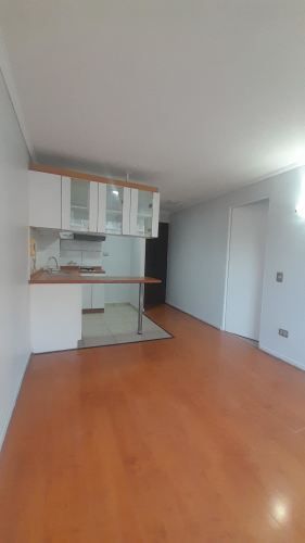 Arriendo Departamento 1D + 1B  – Condominio Sacramentinos II, Santiago Centro