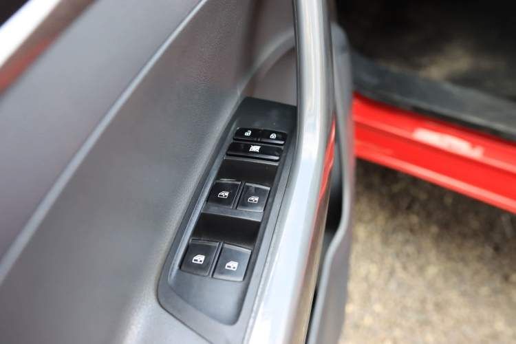 MAXUS T60 2023 4X4 FULL DIESEL MT UNICO DUEÑO DCAB AC