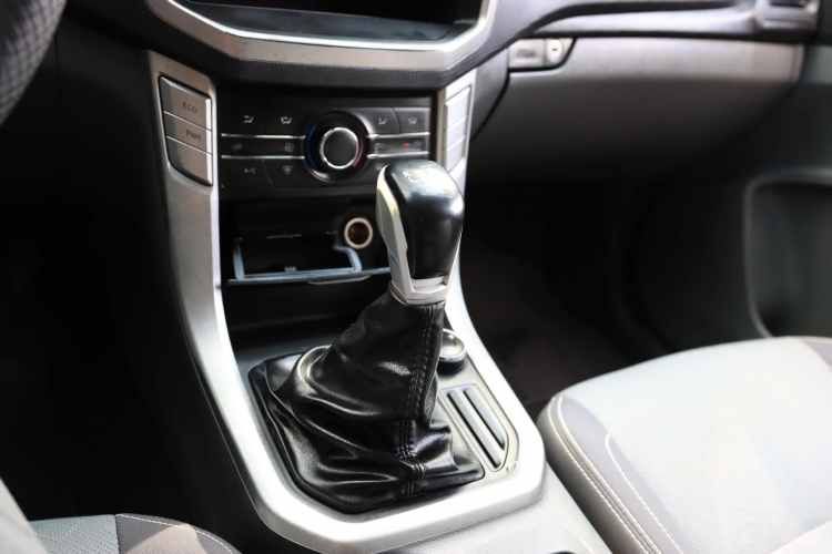 MAXUS T60 2023 4X4 FULL DIESEL MT UNICO DUEÑO DCAB AC