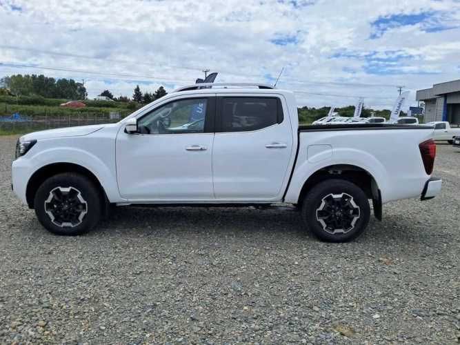 NISSAN NAVARA 2023