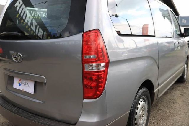 MINI BUS HYUNDAI NEW H1 2021 FULL DOBLE AC 11 + 1 AL DIA DECRETO 80