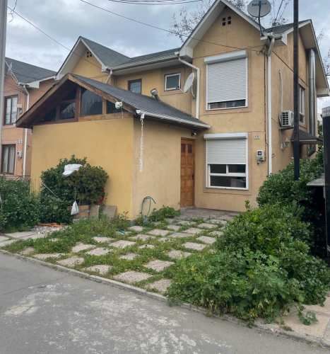 Hermosa casa de dos pisos en Talagante