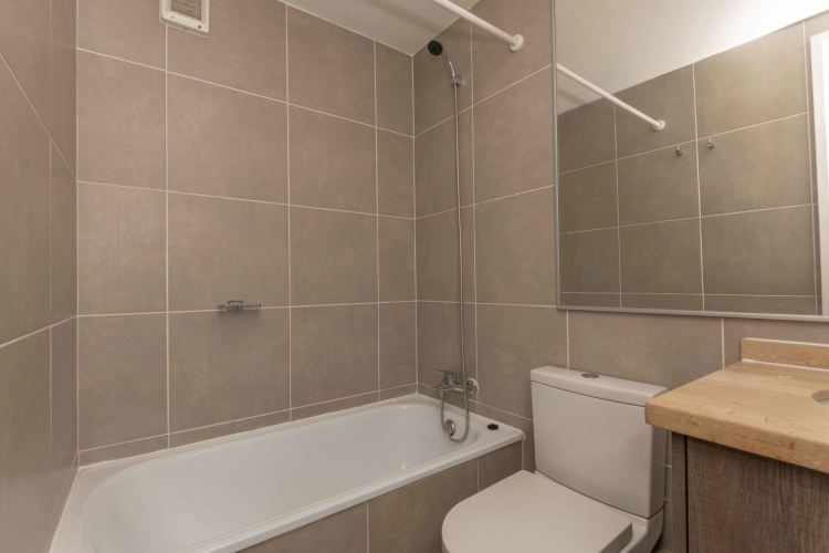 Cuarta Avenida 1350 [487-4]