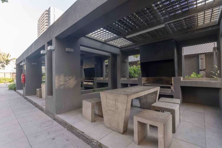 Cuarta Avenida 1350 [487-4]