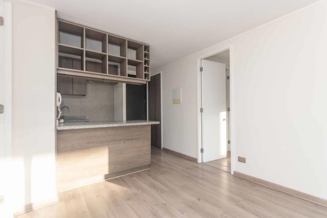 Cuarta Avenida 1350 [487-4]