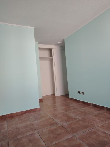 Luminoso y cómodo departamento en excelente ubicación, a pasos del metro Santiago Bueras