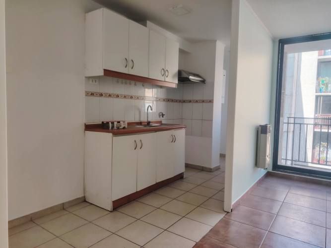 Luminoso y cómodo departamento en excelente ubicación, a pasos del metro Santiago Bueras