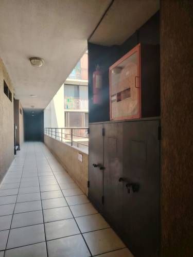 Luminoso y cómodo departamento en excelente ubicación, a pasos del metro Santiago Bueras