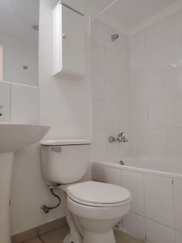 Luminoso y cómodo departamento en excelente ubicación, a pasos del metro Santiago Bueras