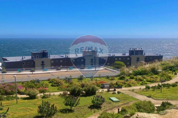 "tu hogar en concón: lujo y comodidad costera"