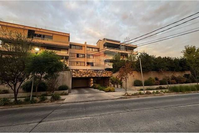 Depto en venta de lujo , en la reina 4d 4b 4e 1b