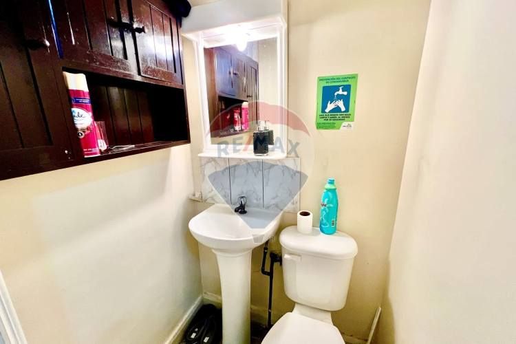 Oficina clásica renovada en ahumada, santiago