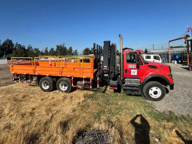 CAMION PLUMA MARCA INTERNATIONAL 7600 AÑO 2016