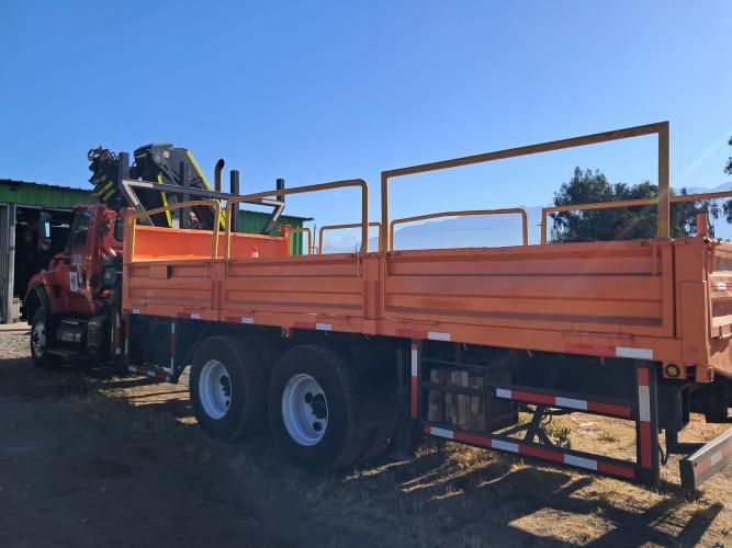 CAMION PLUMA MARCA INTERNATIONAL 7600 AÑO 2016