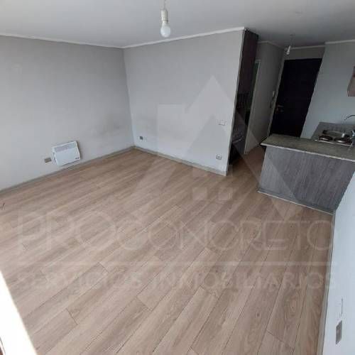 Estudio con terraza en arriendo frente al metro Carlos Valdovinos (L5)