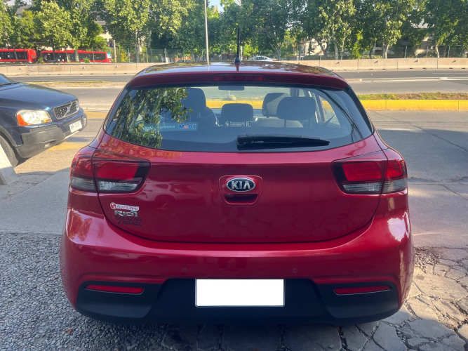 KIA RIO 5 EX 1.4 MT FULL SIN AIRE 53.000 KM.