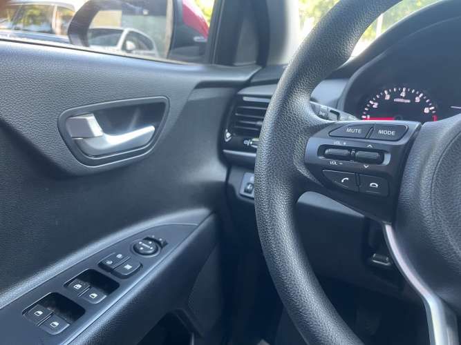 KIA RIO 5 EX 1.4 MT FULL SIN AIRE 53.000 KM.