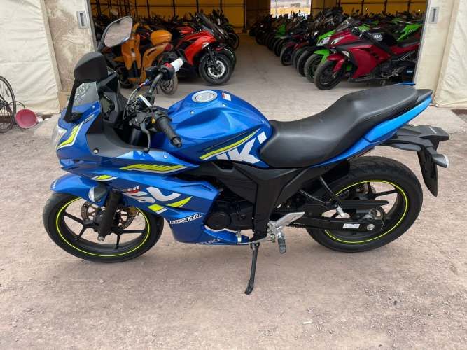 SUZUKI  GIXXER