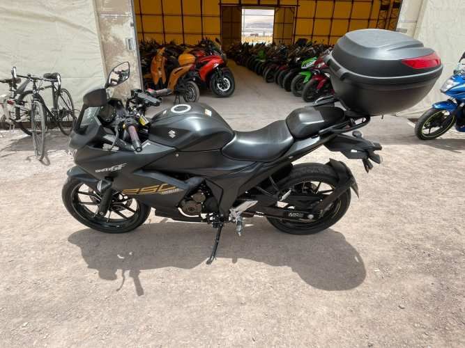 SUZUKI  GIXXER