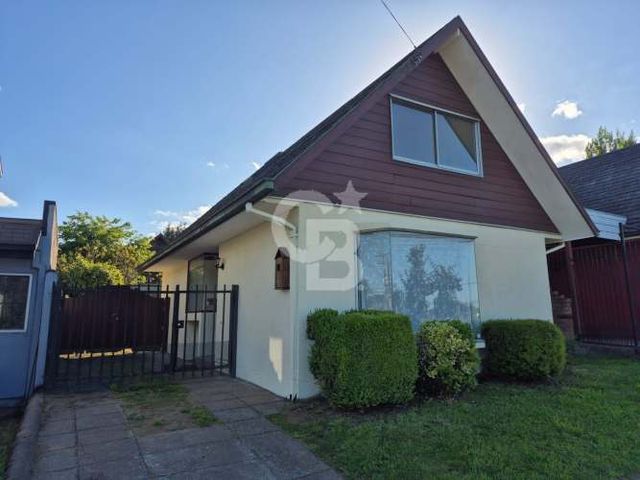 Casa excelente ubicación barrio residencial Bellavista.