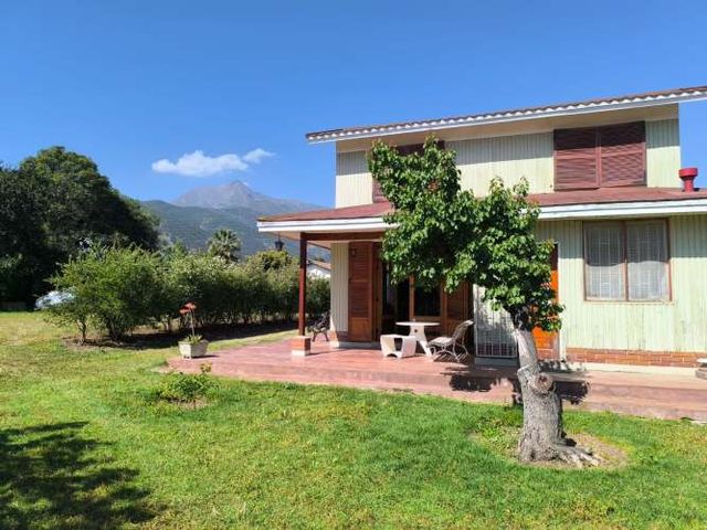 Se arrienda amplia casa con piscina en Olmué centro, año de corrido