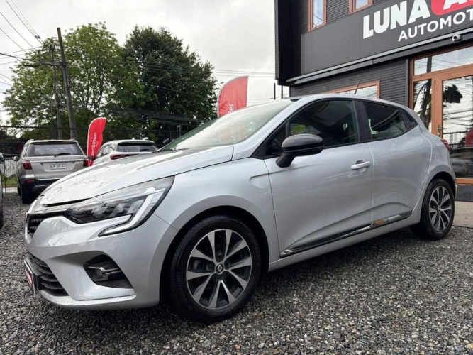 RENAULT CLIO 2023