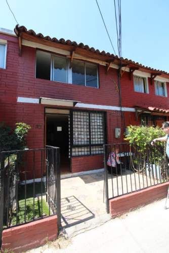 SE VENDE LA REINA- CASA / DEPARTAMENTO DÚPLEX – REMODELAR PRECIO CONVERSABLE