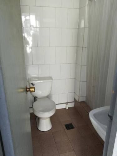 Pieza amoblada Metro Ecuador