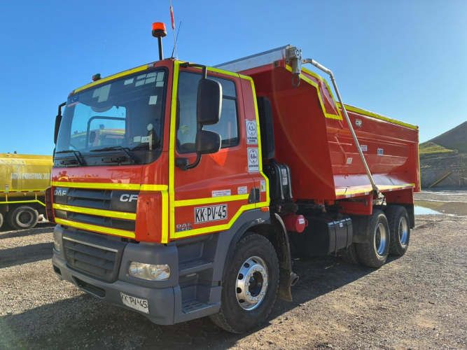 tolva 15 m3, 2018,  80.000 km. impecable.