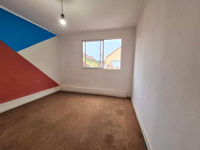 Amplia Casa Aislada Sólida 4D/3B/3E  ,Regularizada. Sector Tranquilo con portón de Acceso Micro barrio