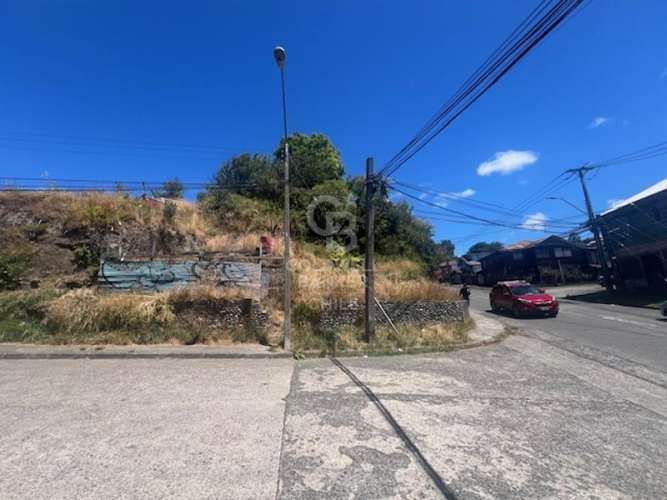 Sitio Comercial en Esquina de Alto flujo Trigal /Crucero .