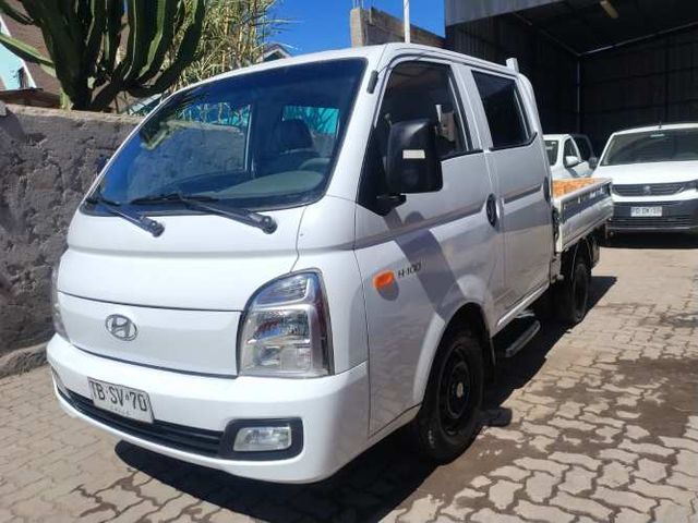 HYUNDAI PORTER 2.5 AC MT 2023 6 VELOCIDADES