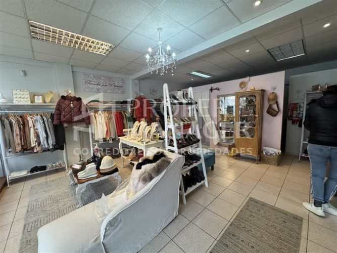 OFICINA Local 50 m² con Baño – Frente Colegio Padre Hurtado, Quilamapu