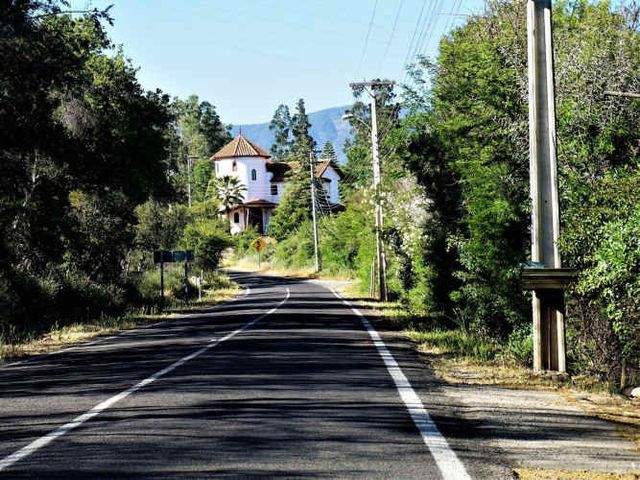 AGRICOLA Camino a Embalse Lliu Lliu, Limache.