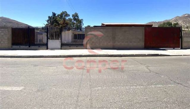 CASA Entre Ramon Freire y Las Heras