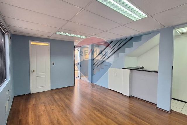 Oficina moderna en quilicura: ¡lista para usar!