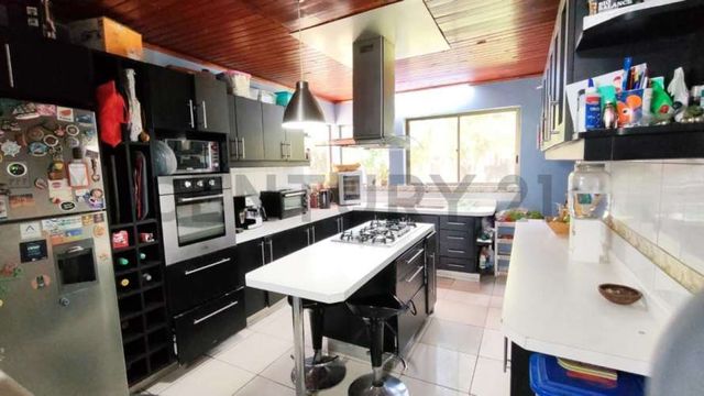 Se vende casa en condominio de Paine