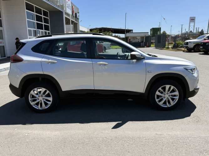 CHEVROLET TRACKER 2024