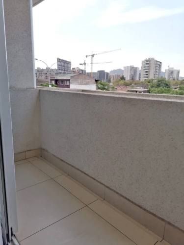 ESTUDIO AMOBLADO CON ESTACIONAMIENTO Y BODEGA